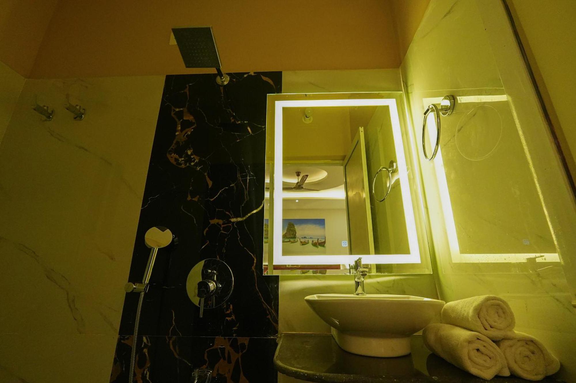 פאטנה Hotel Rj מראה חיצוני תמונה