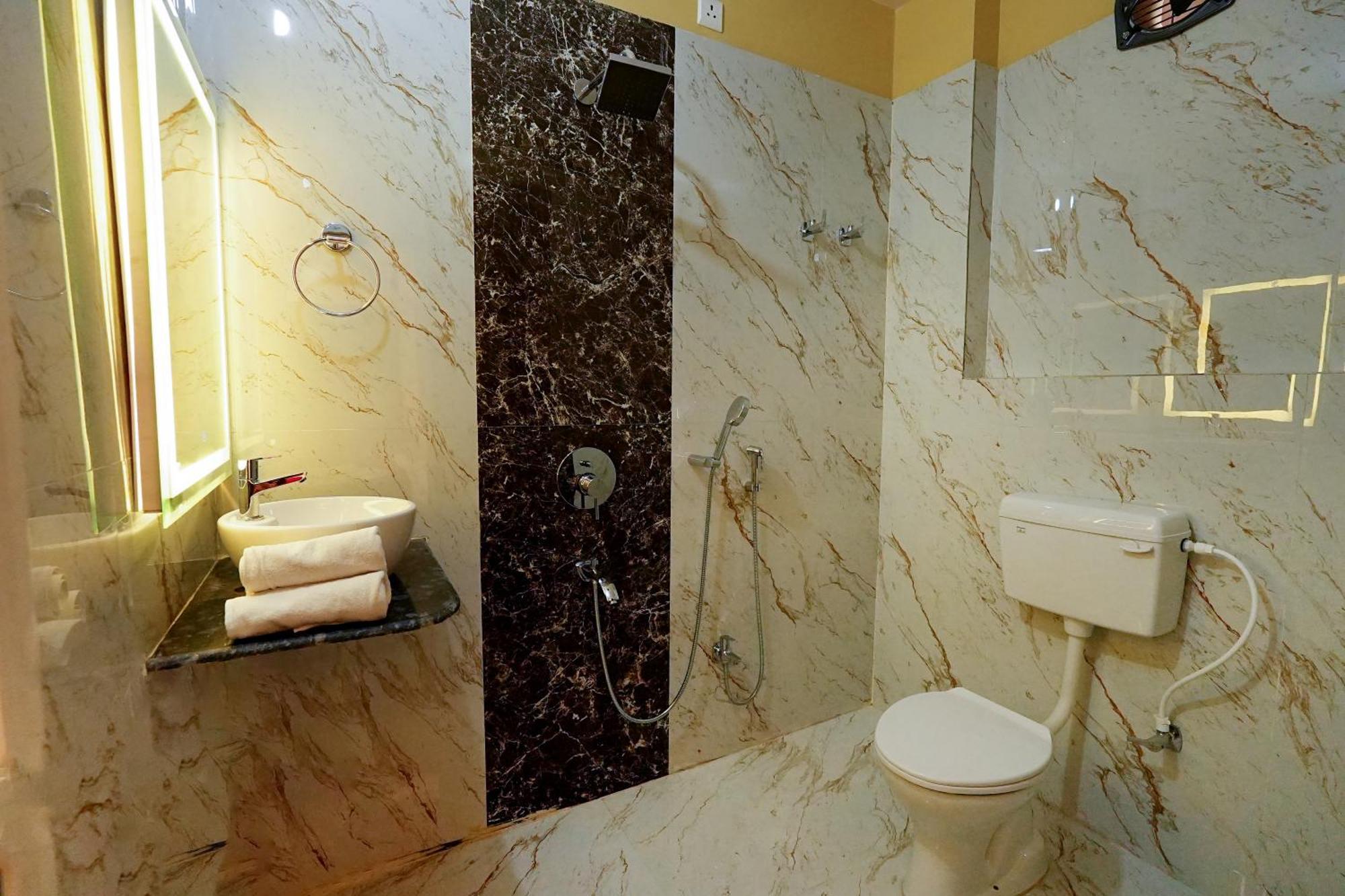 פאטנה Hotel Rj מראה חיצוני תמונה